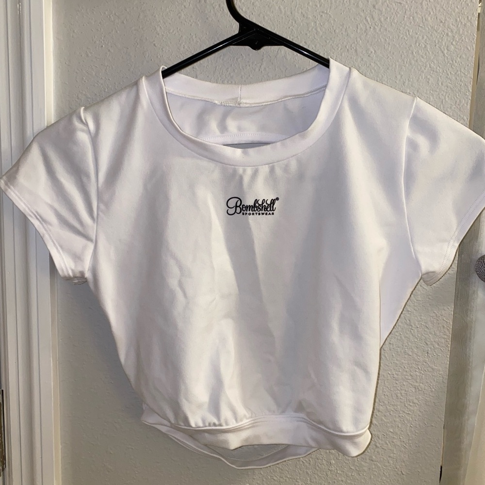 MUSCLE BACK TEE WHITE SIZE S NWOT BOMBSHELL SPORTSWEAR